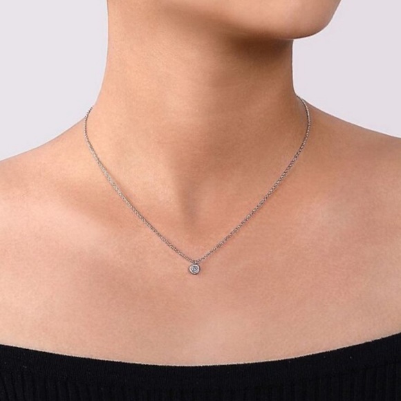 VINTAGE • Silver Crystal Necklace - Picture 3 of 4